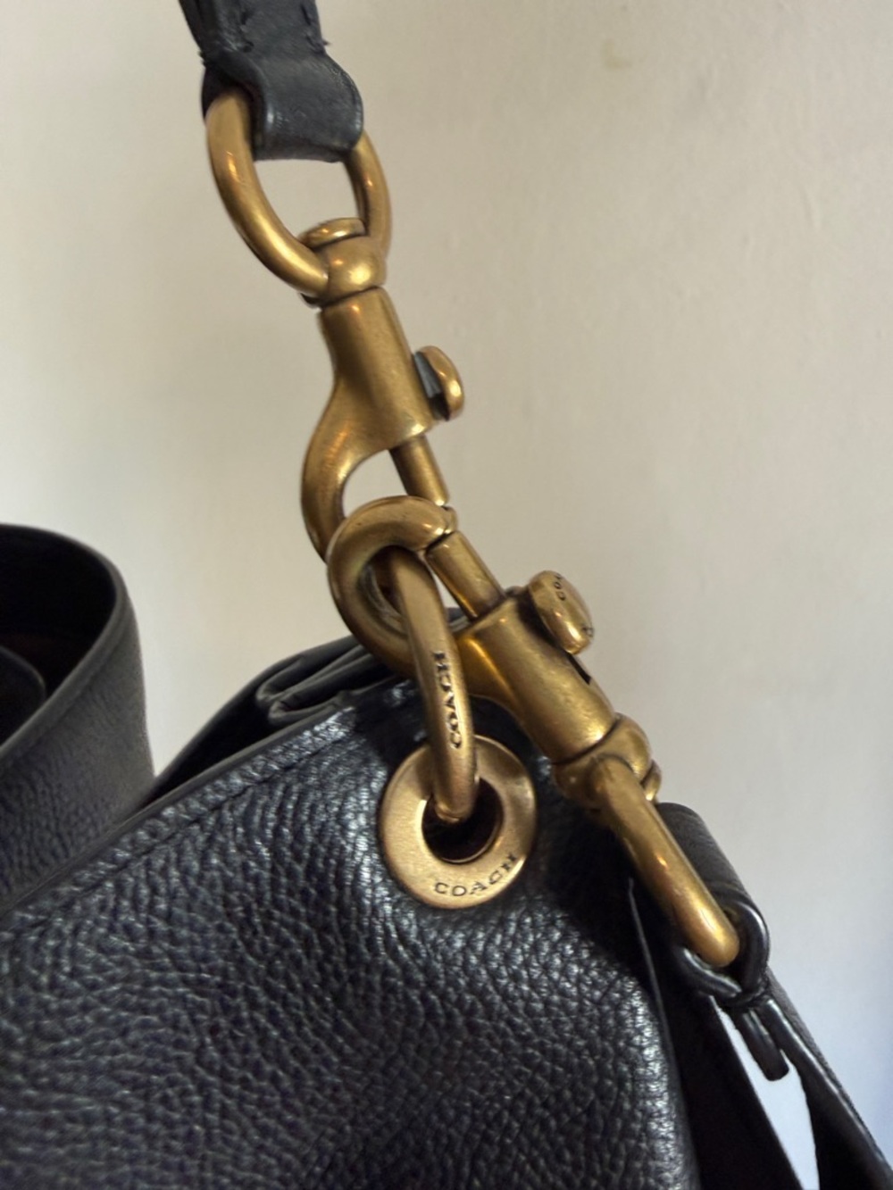 Coach Tabby Hobo Black Leather Shoulder Bag with Gold Hardware - Picture 2 of 7